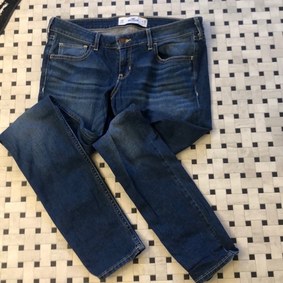 Hollister Denim - Hollister mid rise Jeans